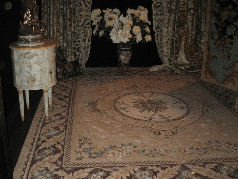 Elegant Floral Medallion - Marble Mosaic Flower Carpet - Mesh Backing - Image 2